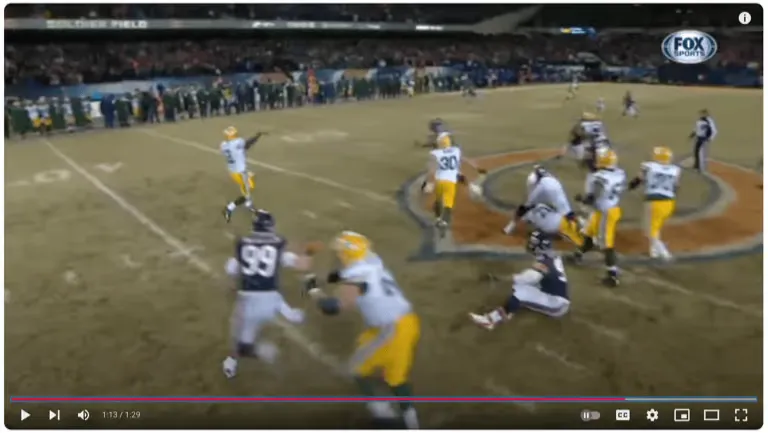 Aaron Rodgers throwing to Randall Cobb against the Bears in 2013